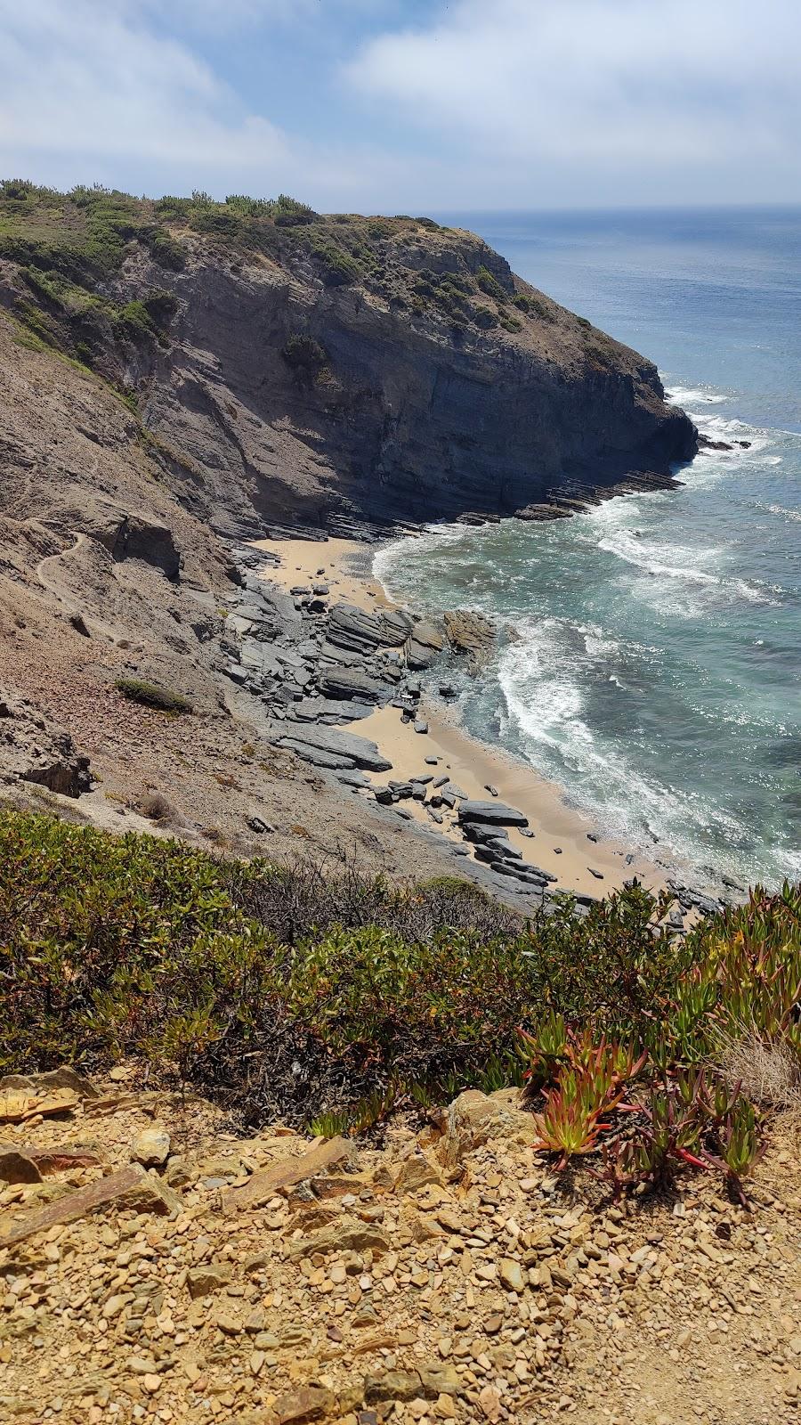 Sandee - Praia Da Baia Dos Tiros