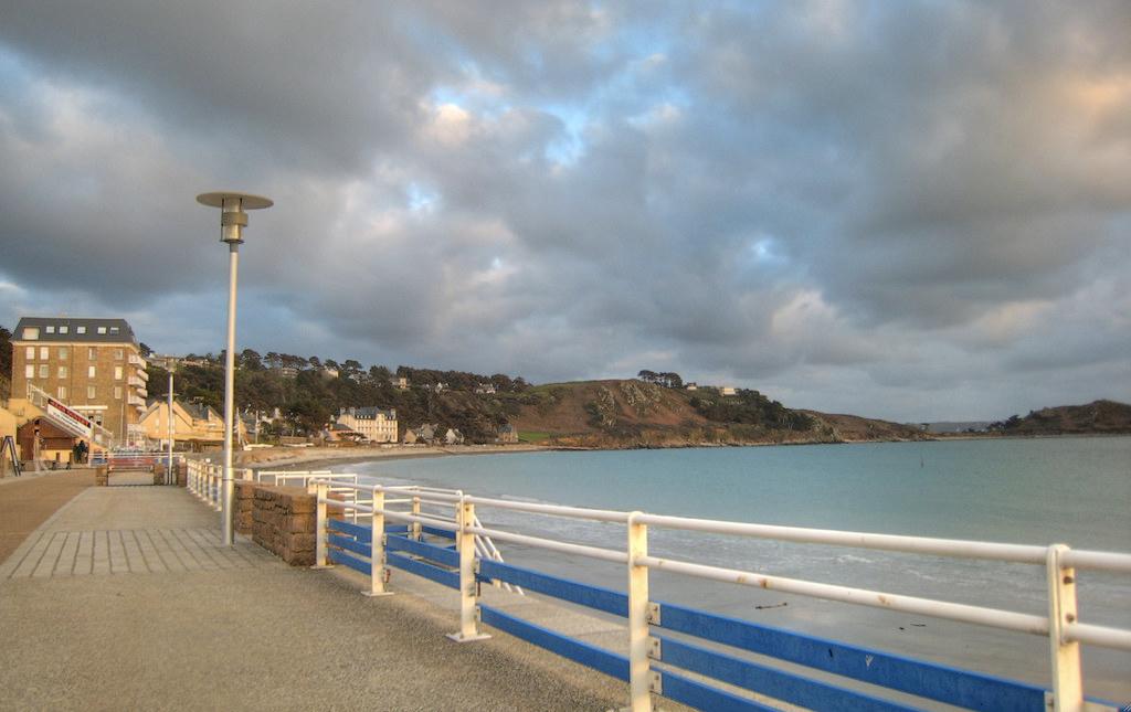 Sandee - Plage De Tresmeur