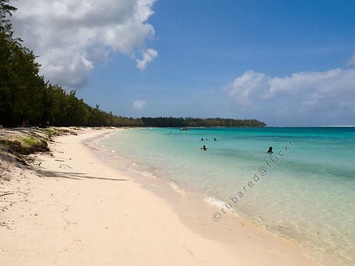 Sandee Belle Mare Beach Photo