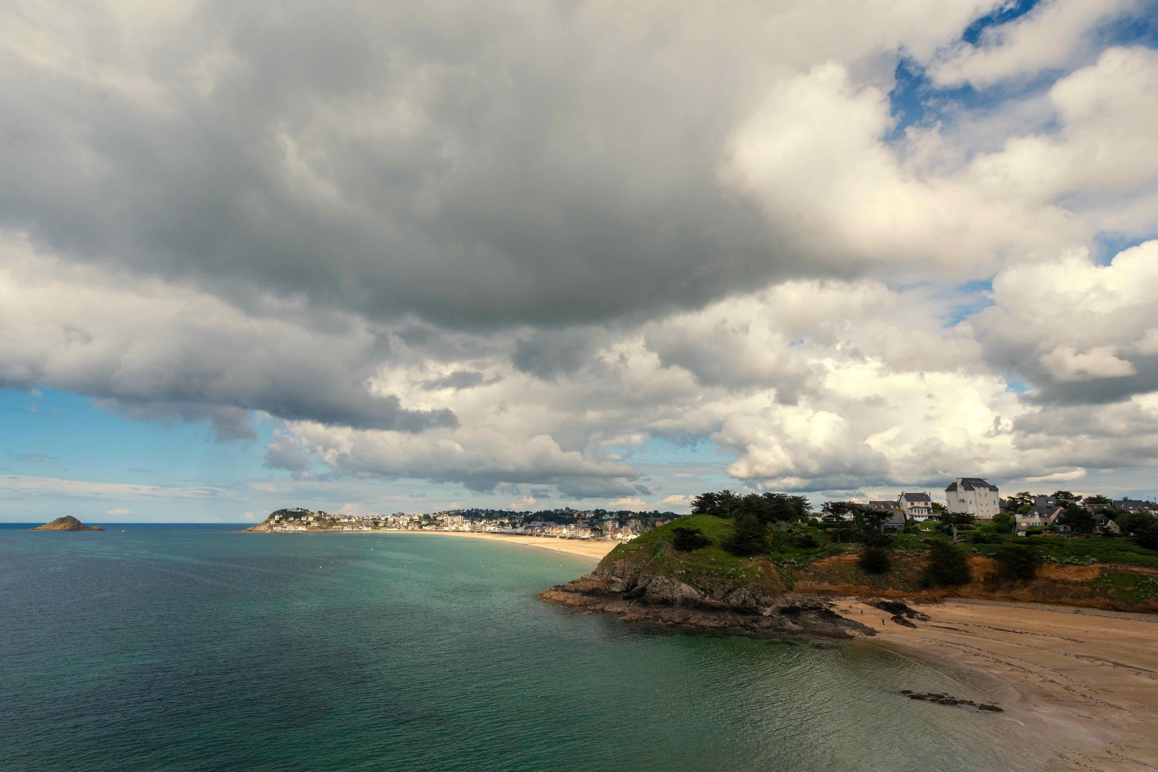 Sandee - Plage De Val Andre A Pleneuf-Val-Andre