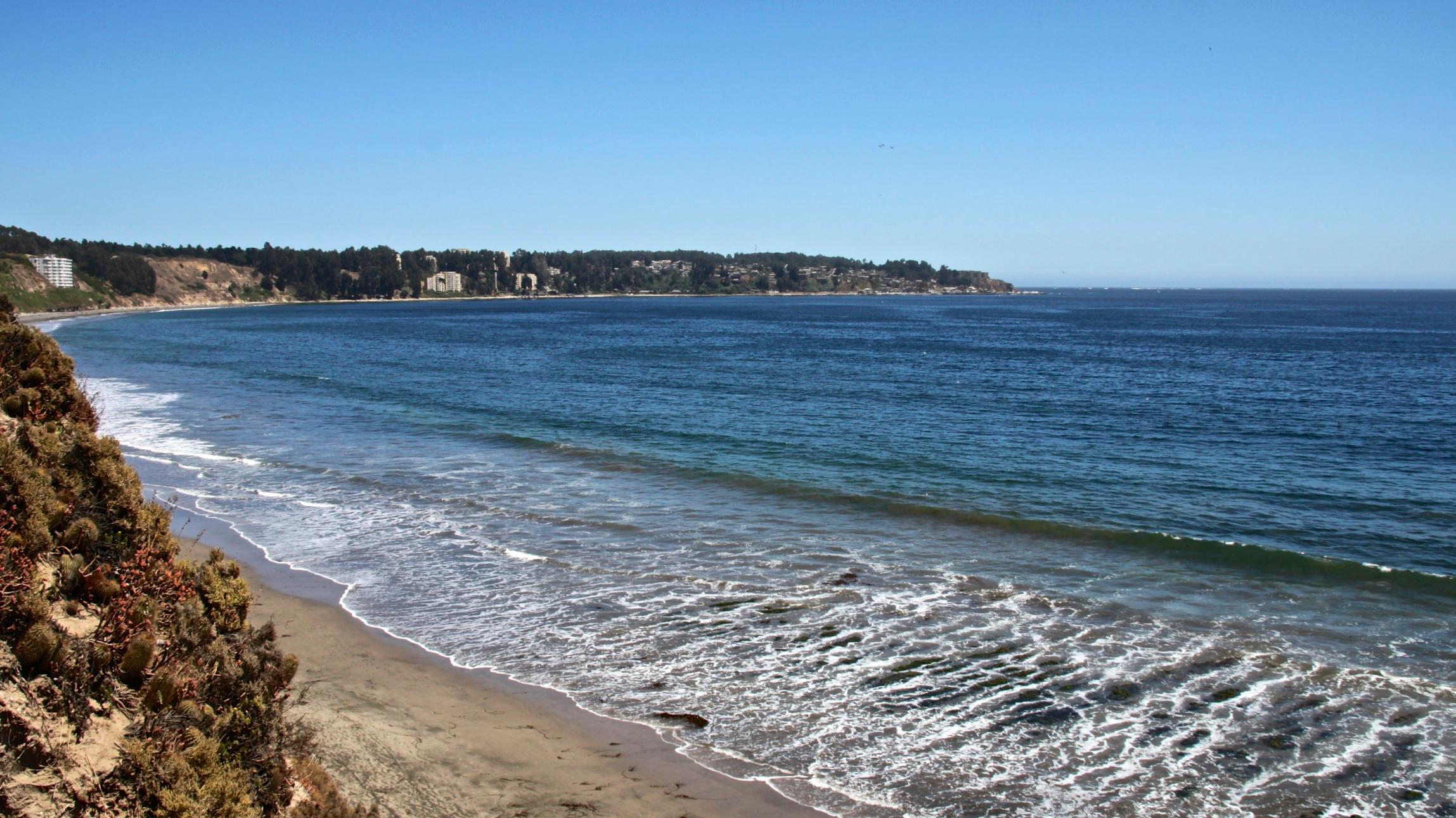 Sandee Luna Beach
