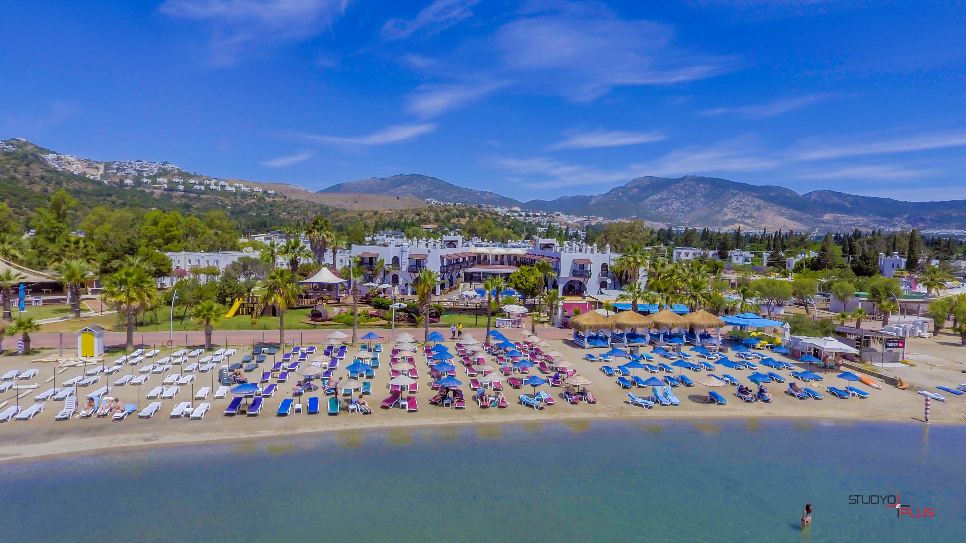 Sandee Costa Bitezhan Hotel Beach