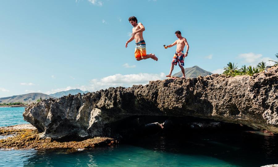 Sandee - Blog / 4 Best Cliff Jumping Beaches in the United States