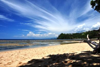 Sandee Pasir Putih Maelang Beach Photo