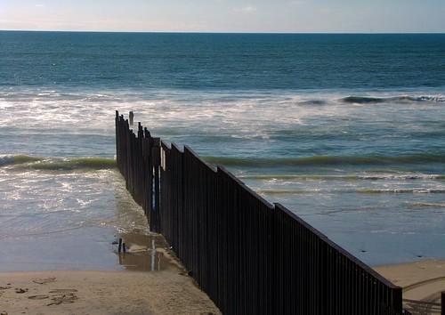 Sandee - El Muro En La Playa, Tijuana