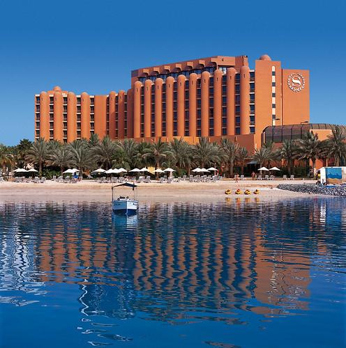 Sandee - Sheraton Abu Dhabi Hotel & Resort Private Beach