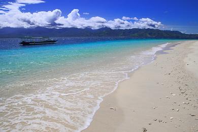 Sandee Gili Meno Beach Photo