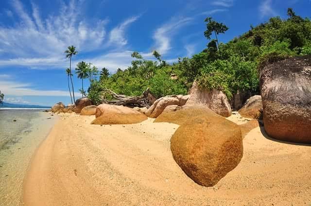 Sandee Batu Kalang Beach Photo