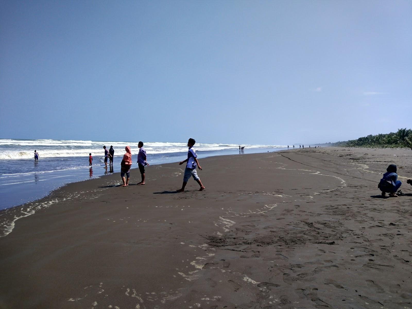 Sandee Pantai Karangpakis Photo