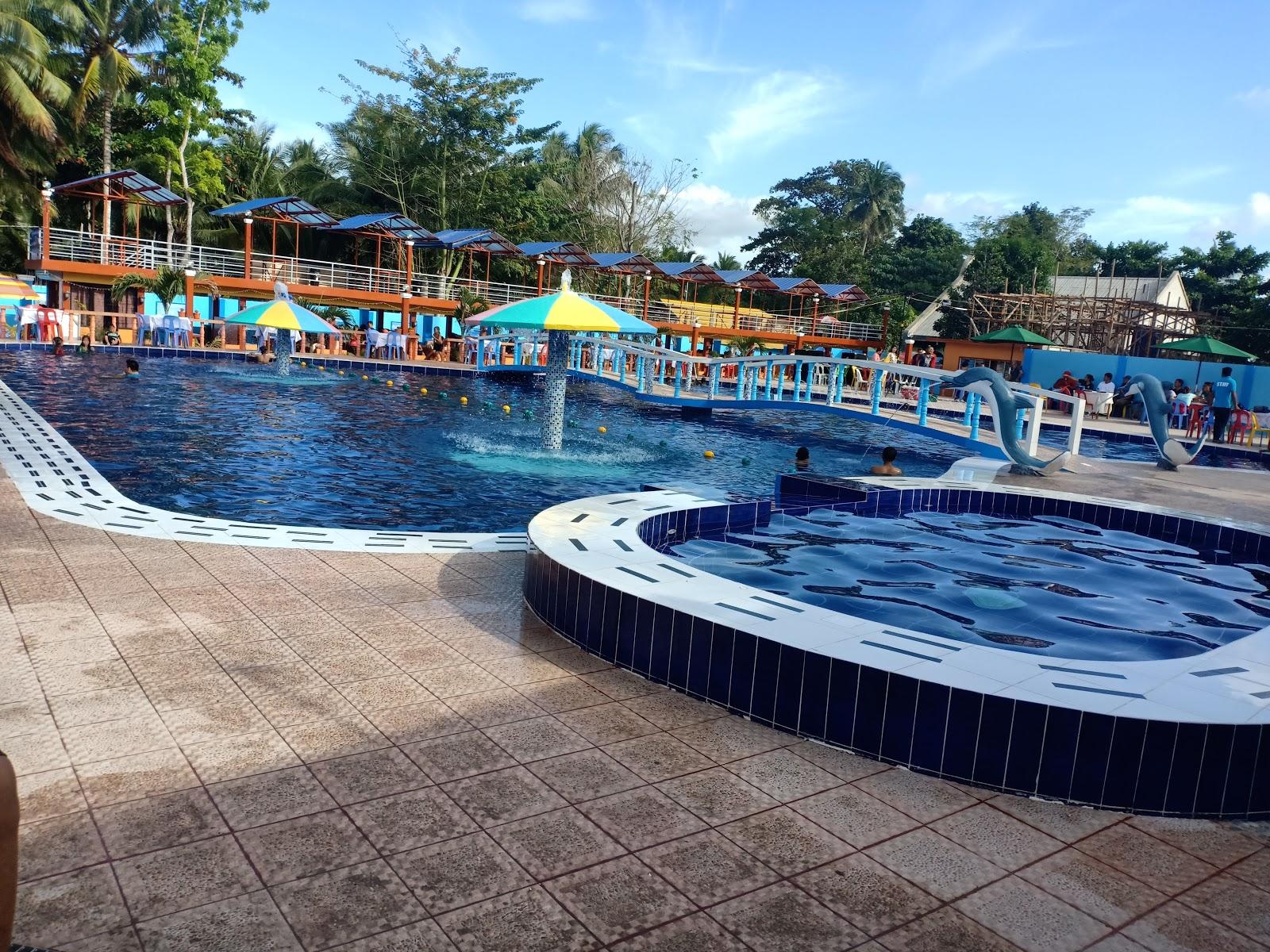 Sandee Bayangan Beach Resort Photo