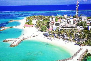 Sandee Fulhadhoo Island