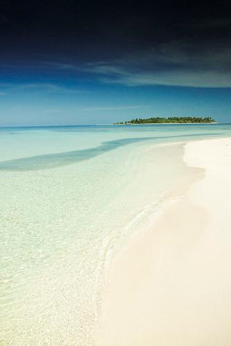 Sandee Thinadhoo Island Photo