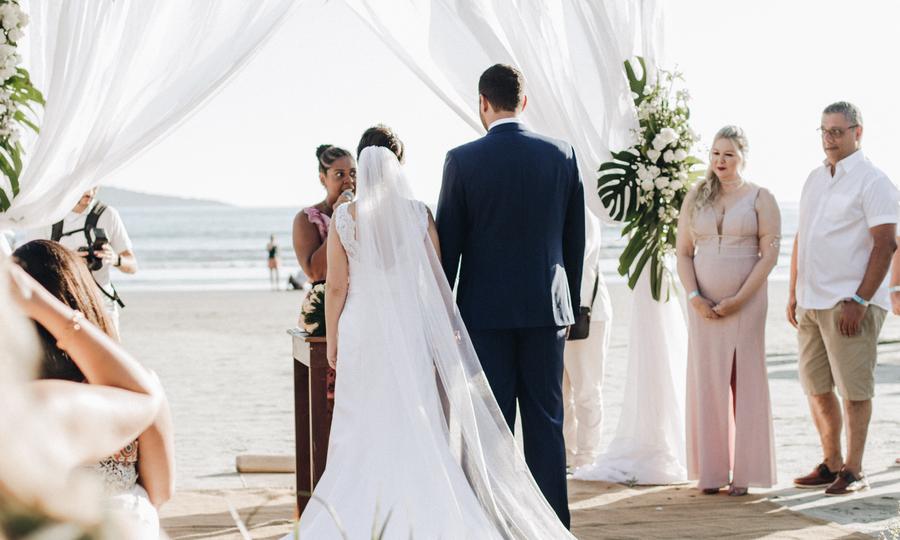 Sandee - Blog / Beach Wedding Planning 101 - Essential Tips for Pulling Off a Seaside Ceremony